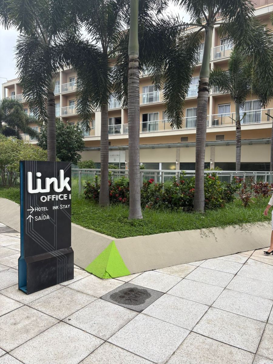 Entrada do Link Office, na Av. Ayrton Senna, onde fica o consultório